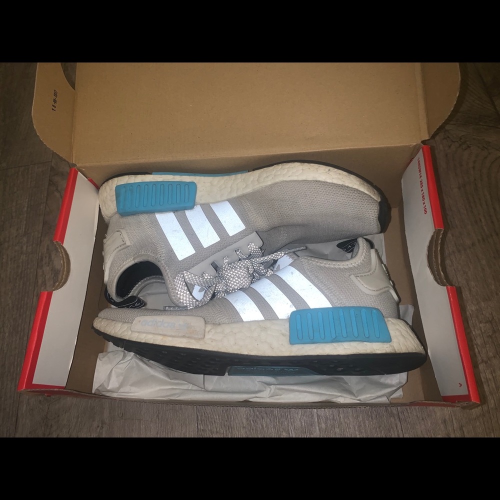 nmd r1 sneakers